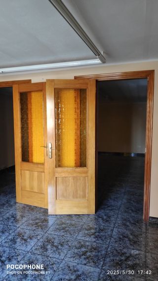 Alquiler local comercial, NO PARA VIVIENDA.