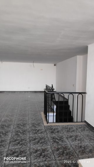 Alquiler local comercial, NO PARA VIVIENDA.