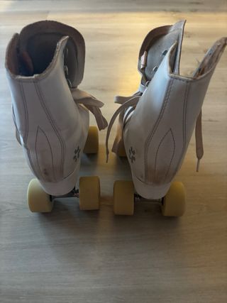 Patines artísticos blancos vintage