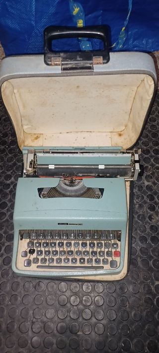 Máquina escribir Olivetti Lettera 32