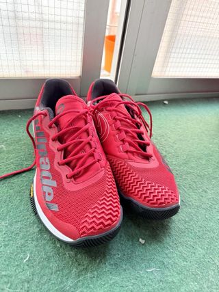 Zapatillas Bullpadel rojas padel