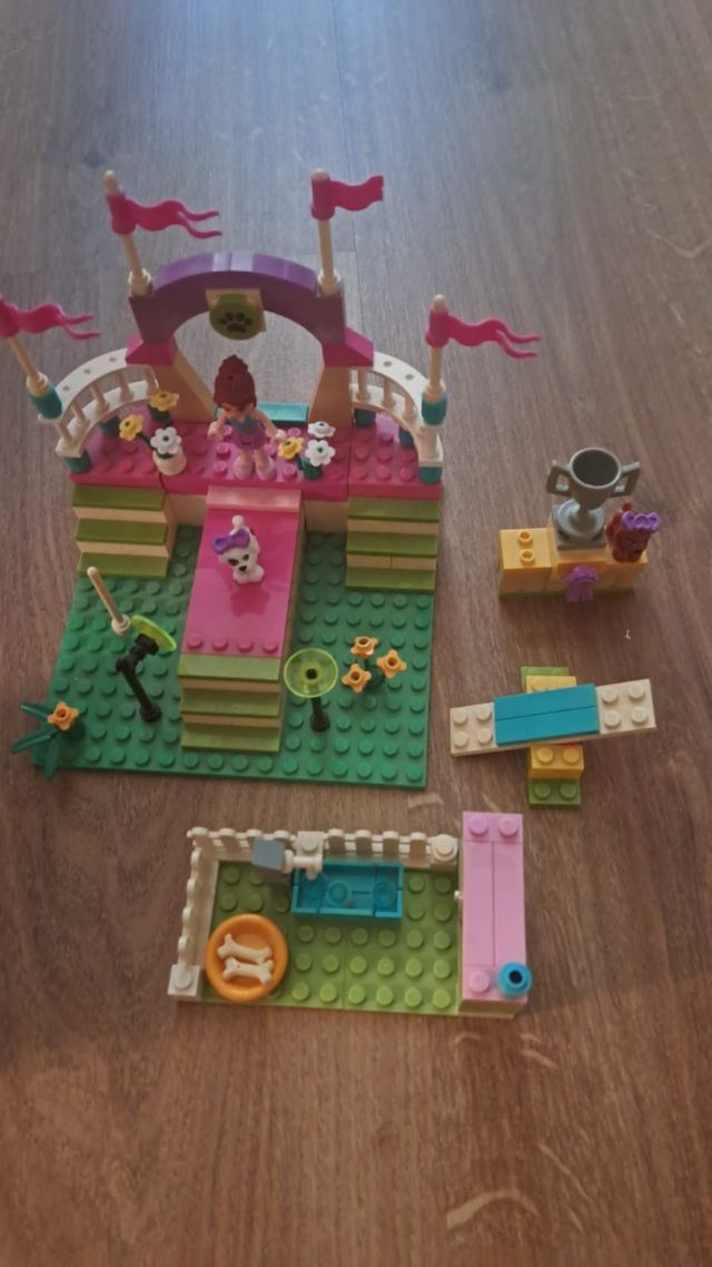 Lego Friends 3942: Espectáculo Canino