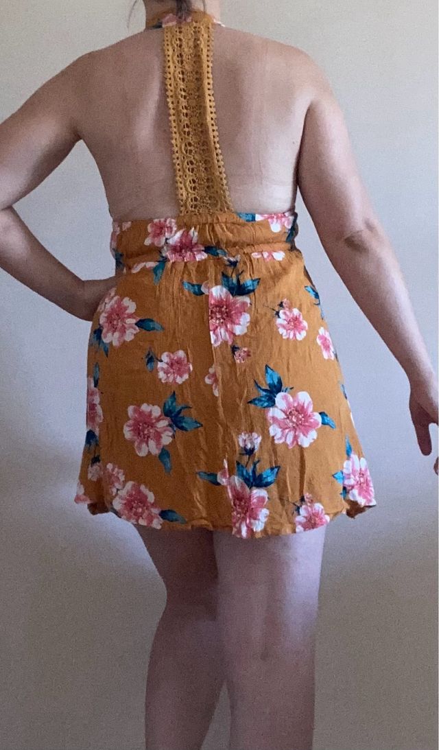 Vestido floral naranja y rosa