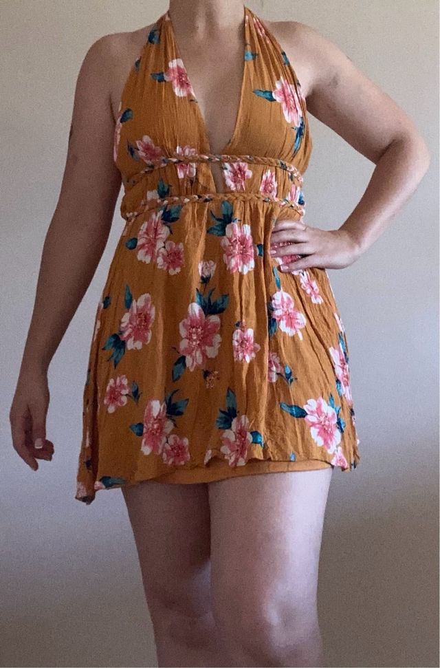 Vestido floral naranja y rosa