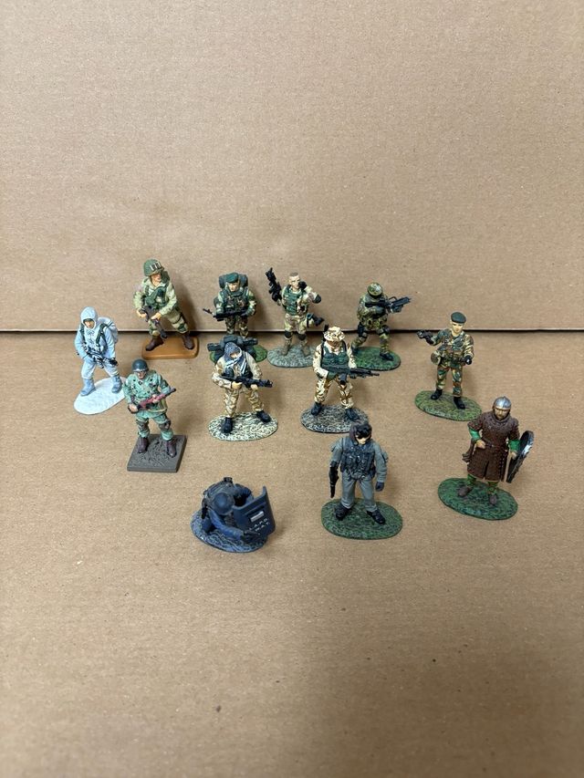 12 Soldatini Militari