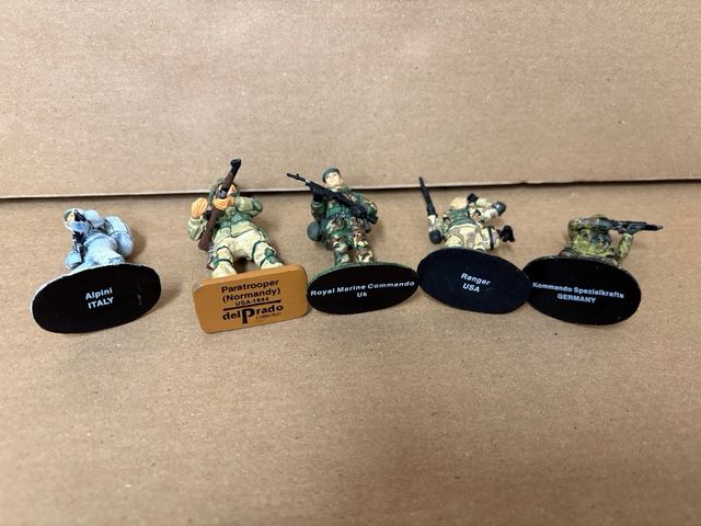 12 Soldatini Militari