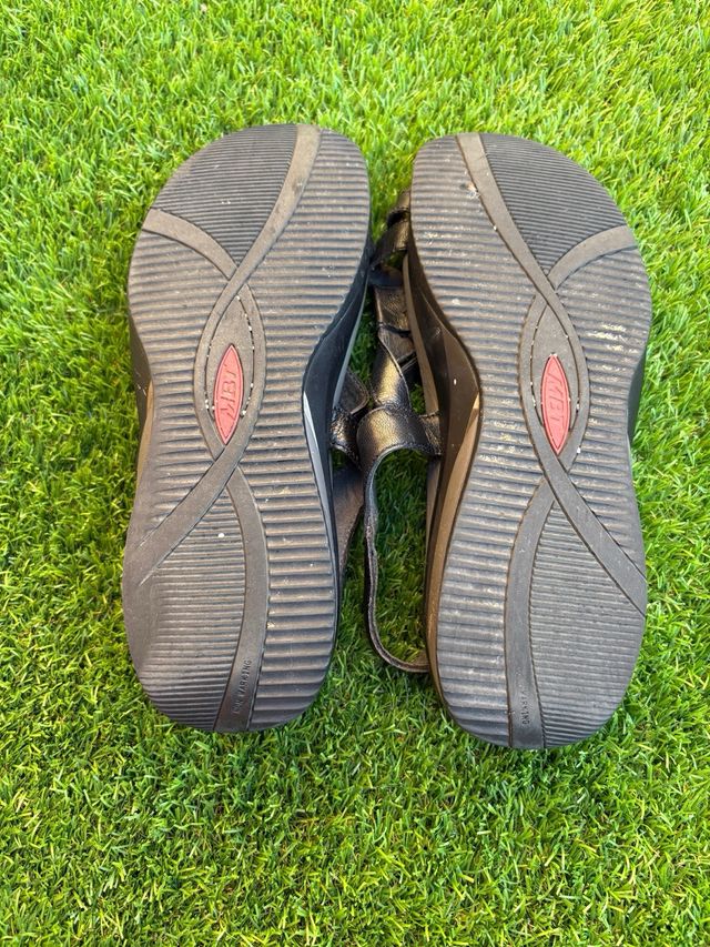 Sandalias MBT 38 negras tiras