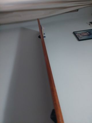 Estantería  plana de madera marrón