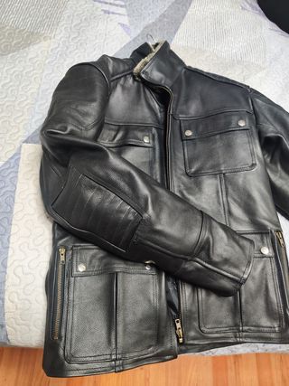 Cazadora cuero moto negra
