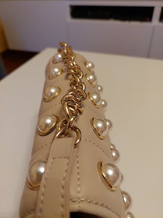 Bolso Zara beige con perlas
