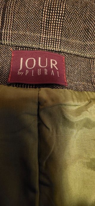 Traje de chaqueta y falda de Plural