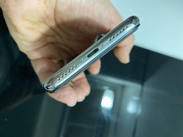 iPhone X usato - batteria al 79%