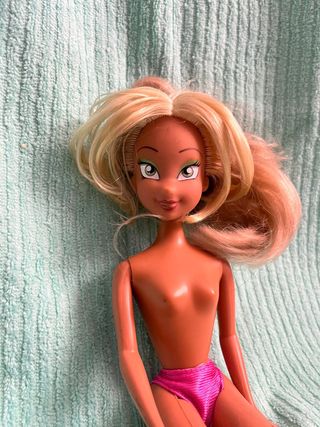 Bambola Winx Club Flora