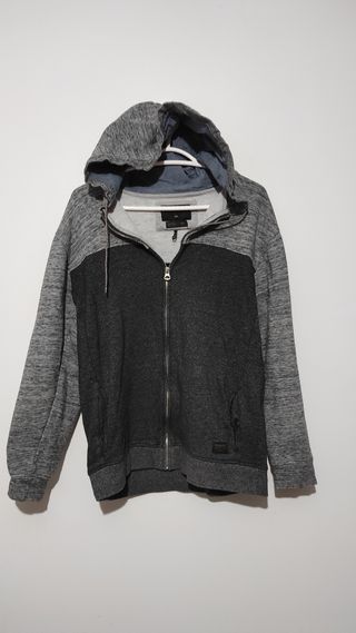 Sudadera Quicksilver gris y negra vintage