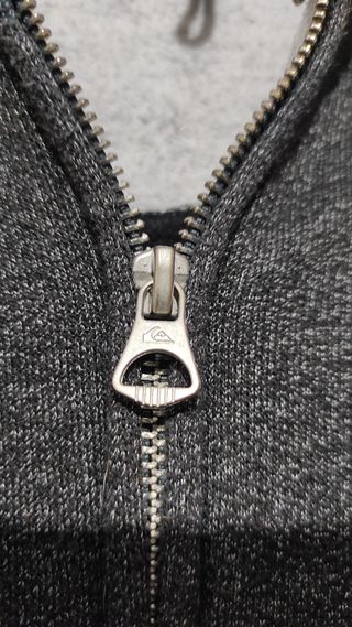 Sudadera Quicksilver gris y negra vintage