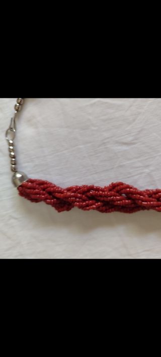 Collar / gargantilla /choker, trenzada color rojo.