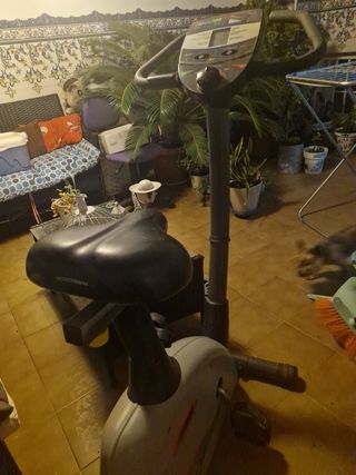 Bicicleta estática ejercicio