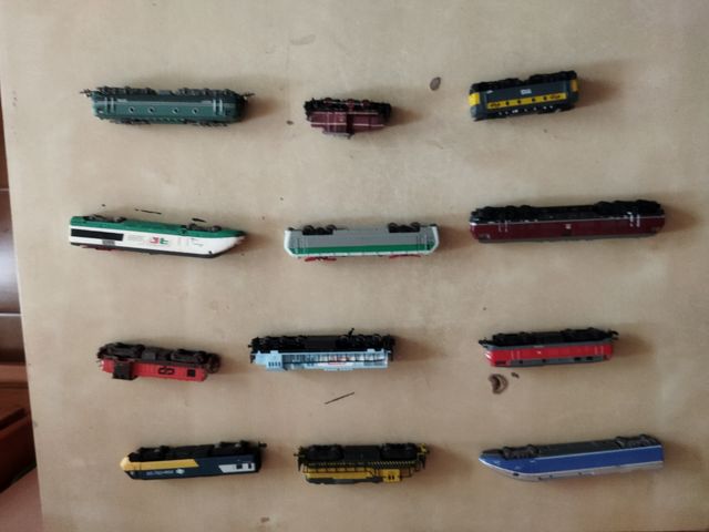 10 Miniaturas locomotoras estáticas  escala n