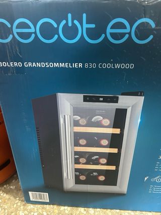 Vinoteca Cecotec 8 botellas