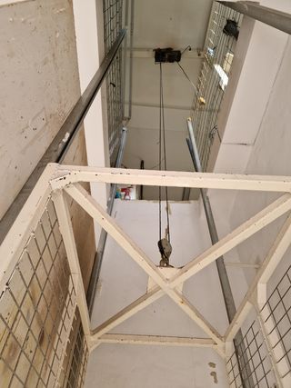 Montacargas 1000kg - Elevador Industrial