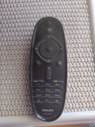 TV Philips 32" negra