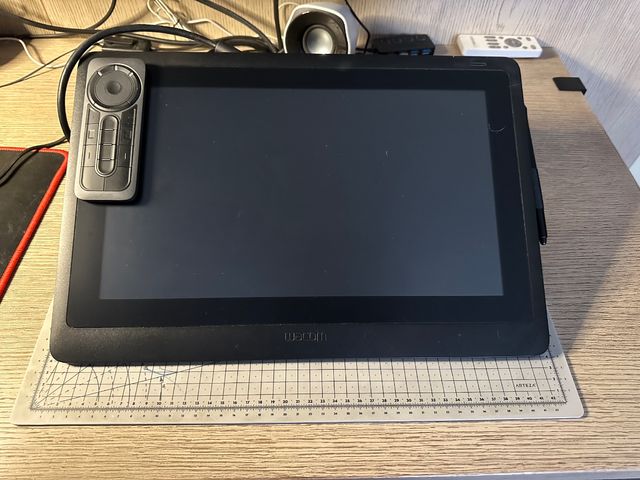 Wacom Cintiq 16 + Soporte y Mando