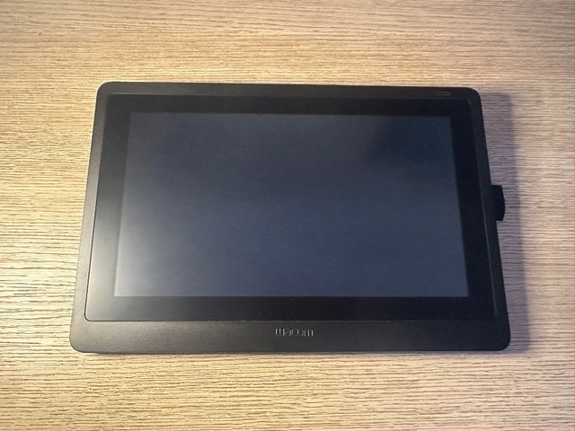 Wacom Cintiq 16 + Soporte y Mando