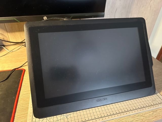 Wacom Cintiq 16 + Soporte y Mando