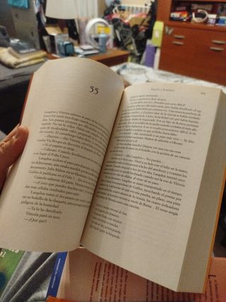 Angeles y Demonios / Angels and Demons (Spanish...