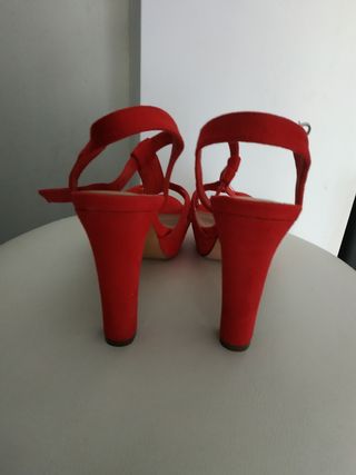 Sandalias tacón rojas