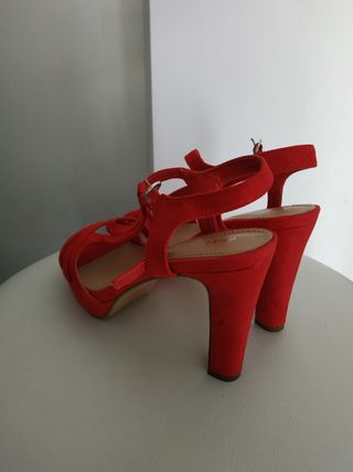 Sandalias tacón rojas