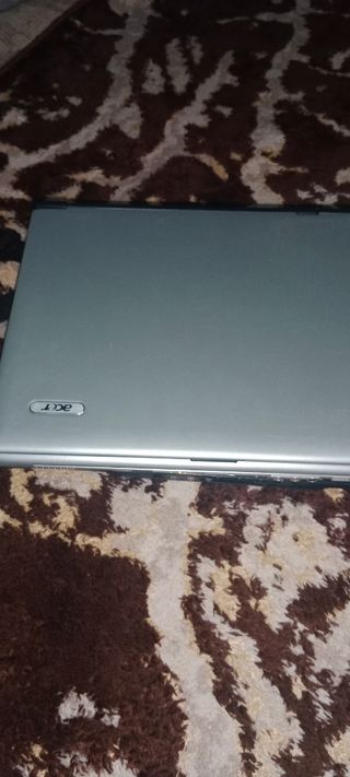 Portátil Acer plateado