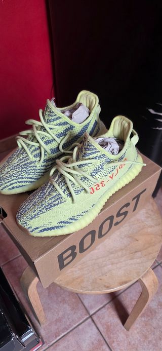 Adidas Yeezy Boost 350 v2- Amarillas