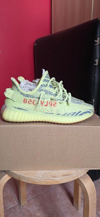 Adidas Yeezy Boost 350 v2- Amarillas