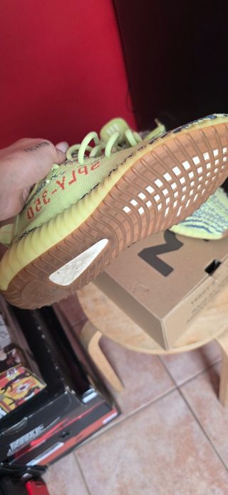 Adidas Yeezy Boost 350 v2- Amarillas