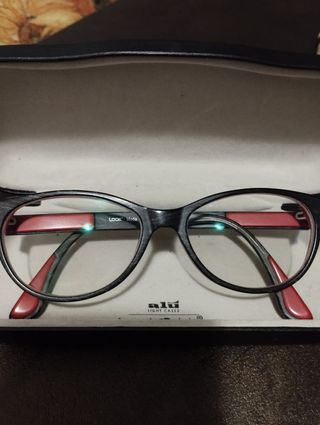 Occhiali LOOK Italia neri e rossi