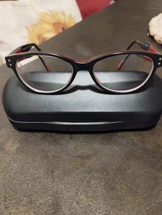 Occhiali LOOK Italia neri e rossi