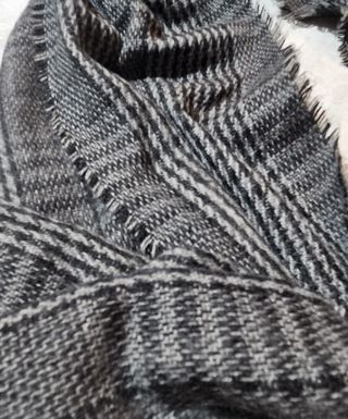 Bufanda gris y negra - Talla única