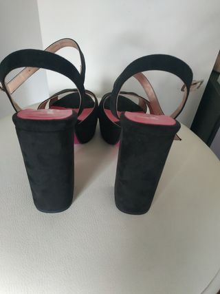 Sandalias tacón negras