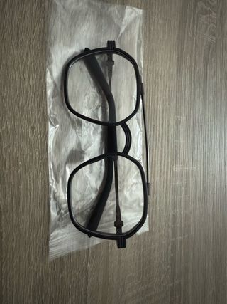 Óculos de sol pretos