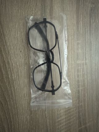 Óculos de sol pretos