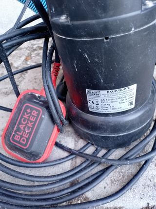 Bomba achique Black+Decker BXUP750PTE