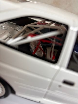 OTTO Ford Escort Cosworth 1:18 + vitrina led.