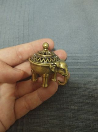 Preciosa cajita elefante asiático latón incienso