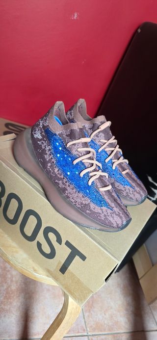 Adidas Yeezy Boost 380 - Marrón Azules
