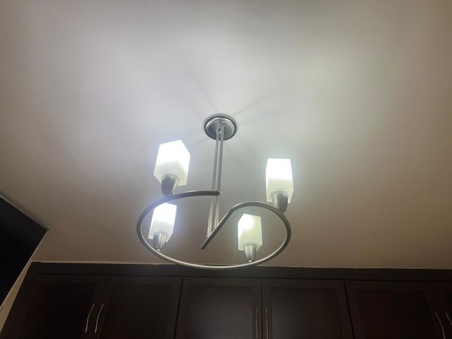 Lamparas modernas 4 luces techo y dos mesilla