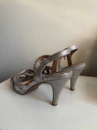 Tacones XTI plateados