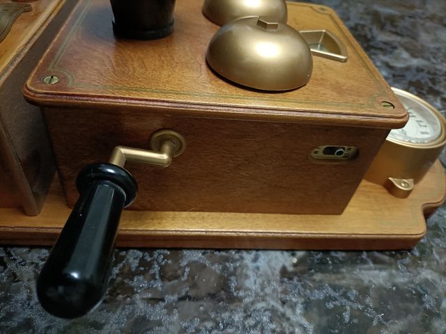 Radio Reloj Clásica - Madera