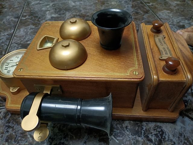 Radio Reloj Clásica - Madera