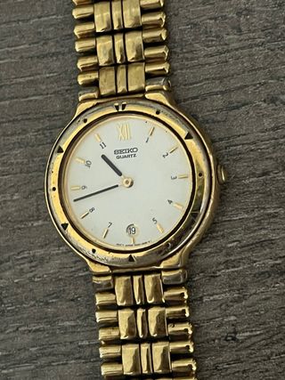 Reloj Seiko dorado vintage